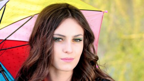 girl-1302707_1920
